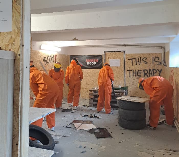 5 důvodů, proč zkusit firemní teambuilding ve Smash Roomu