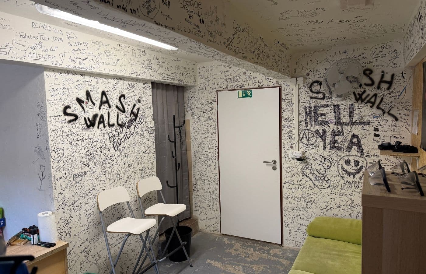Recepce a odpočinková zóna Smash Room Praha